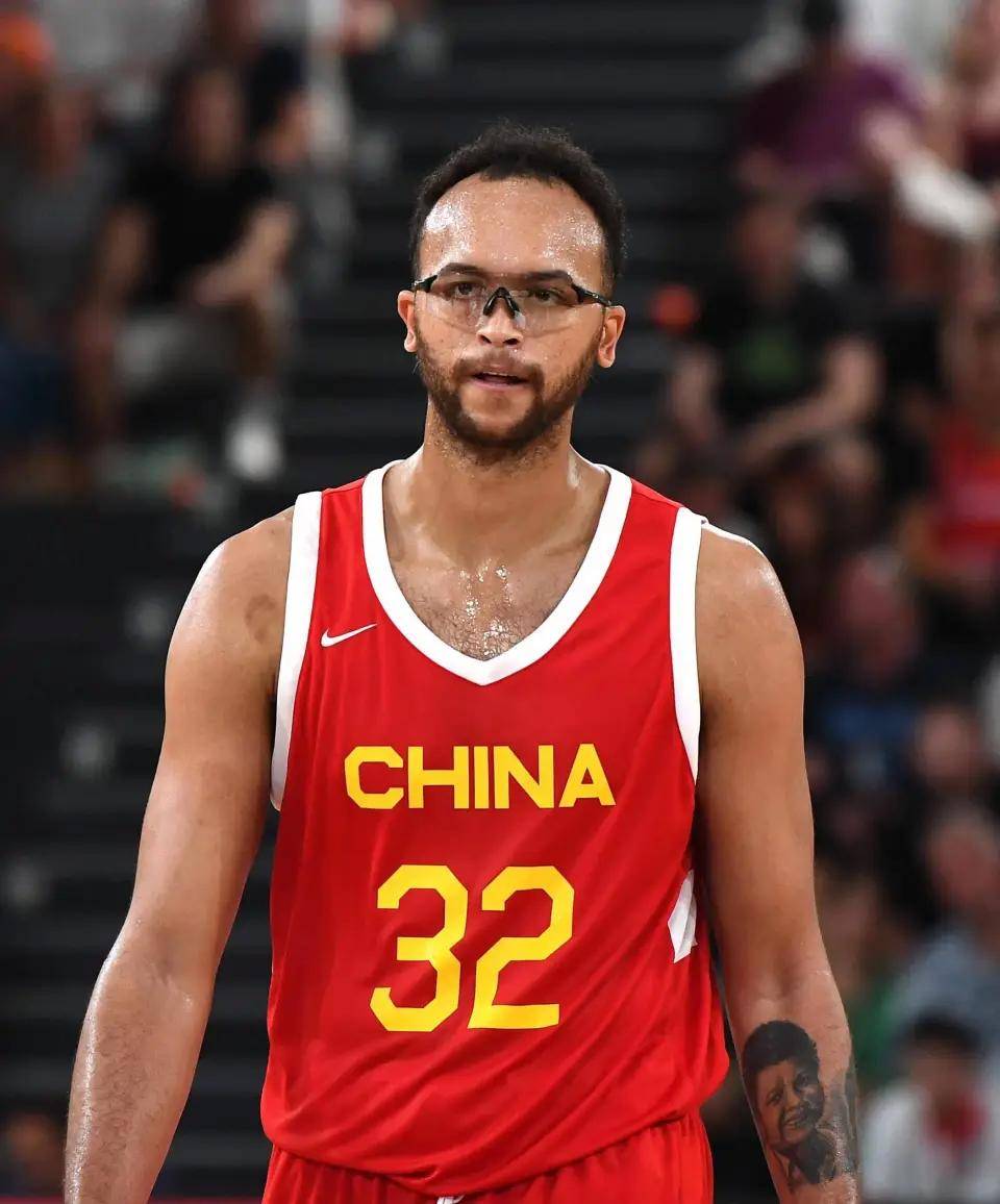 NBA官方正式公开！李凯尔国籍更新：美国
